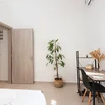 Spacious & Luxe 3br Downtown 1min To Apartament *