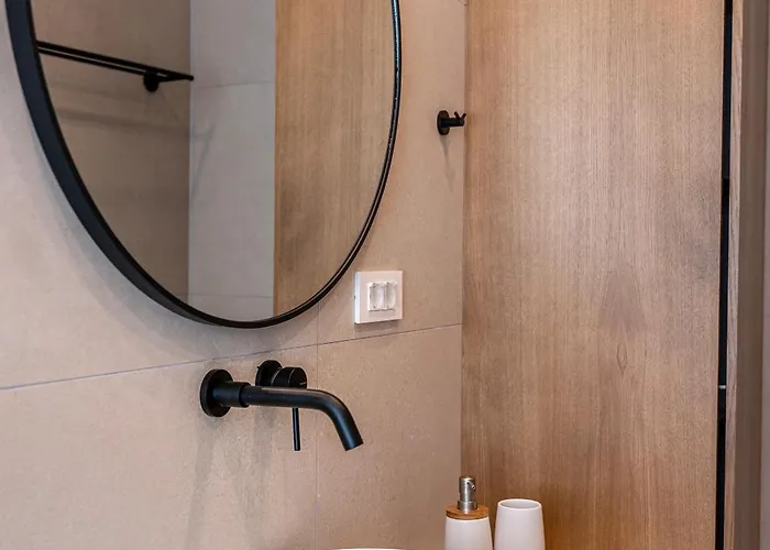 Spacious & Luxe 3br Downtown 1min To *