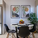 Spacious & Luxe 3br Downtown 1min To Kos Town