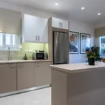 Spacious & Luxe 3br Downtown 1min To Apartment *