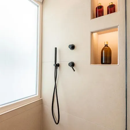 Spacious & Luxe 3br Downtown 1min To コス・タウン