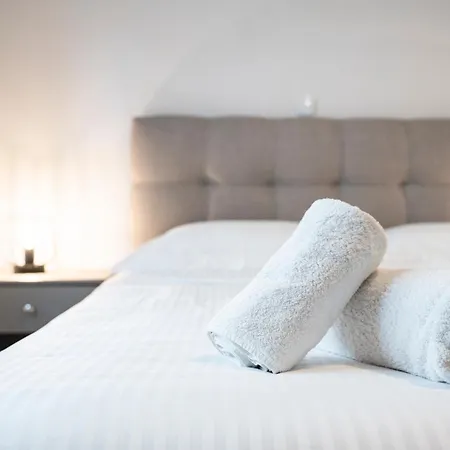 Spacious & Luxe 3br Downtown 1min To Kos