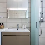 Spacious & Luxe 3br Downtown 1min To * Kos Town