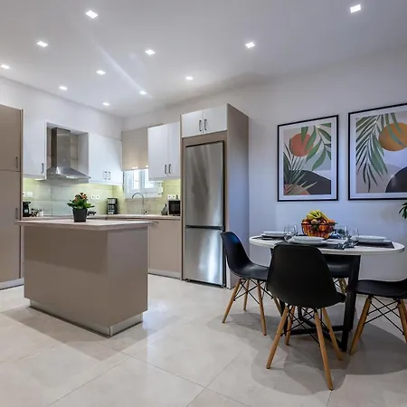 Spacious & Luxe 3br Downtown 1min To Kos Town