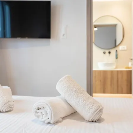 Spacious & Luxe 3br Downtown 1min To *